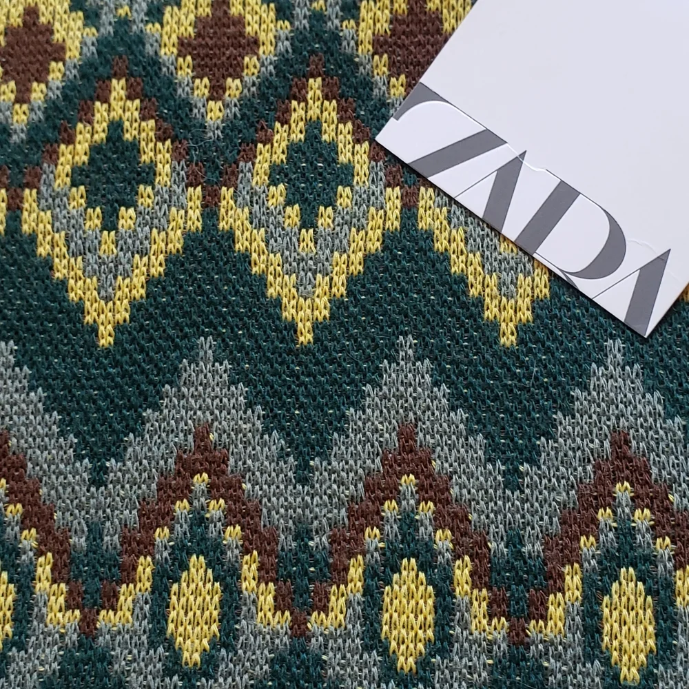 Gorgeous Zara jacquard boxy sweater in Size L. - Picture 7 of 10